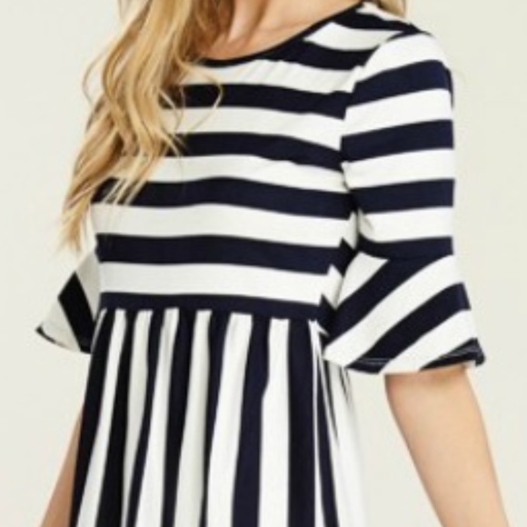 Black and White Mid Dress - Picture 5 of 5